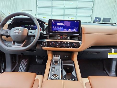 New 2026 Nissan Pathfinder Platinum image 29