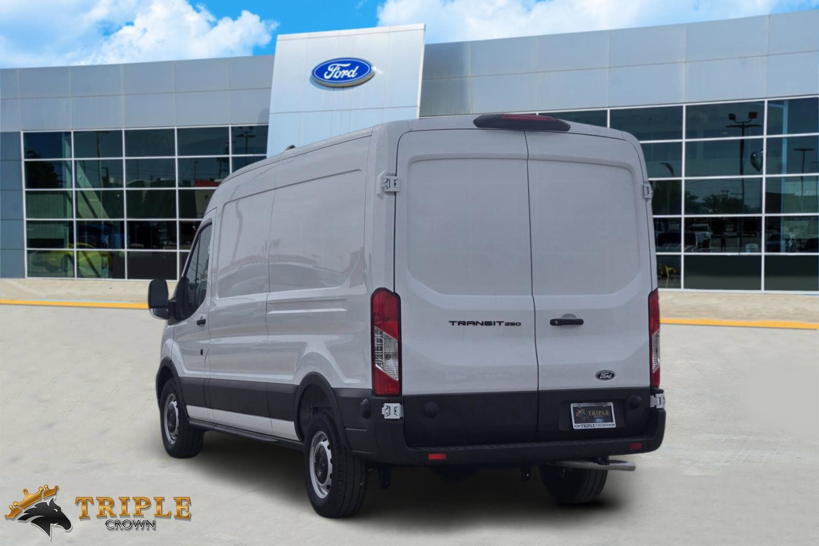 New 2026 Ford Transit 250 148 Medium Roof w/ Load Area Protection Package RWD image 4