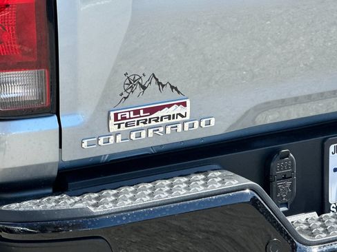 Used 2024 Chevrolet Colorado ZR2 w/ ZR2 Convenience Package III AWD/4WD image 26