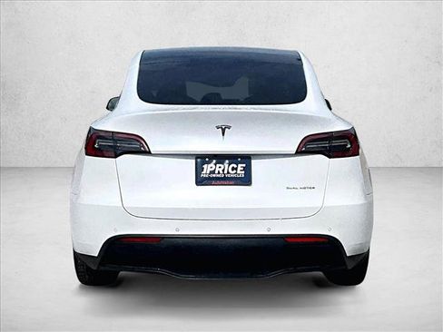 Used 2022 Tesla Model Y Long Range AWD/4WD image 4