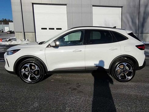 Used 2025 Ford Escape ST-Line Select w/ Class II Trailer Tow Package image 5