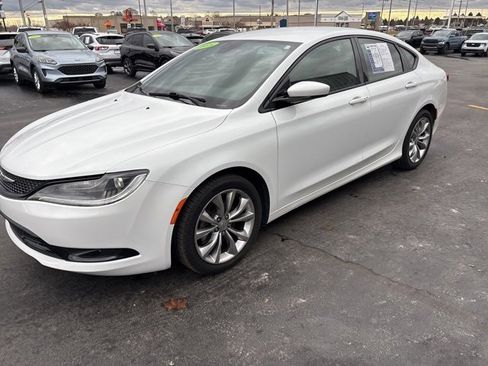 Used 2015 Chrysler 200 S w/ Comfort Group image 17