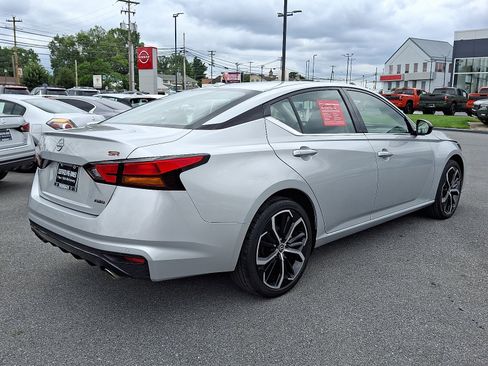 Certified 2024 Nissan Altima 2.5 SR w/ SR Premium Package image 8