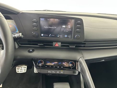 Used 2025 Hyundai Elantra Sport image 21