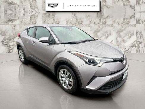 Used 2019 Toyota C-HR LE FWD image 4