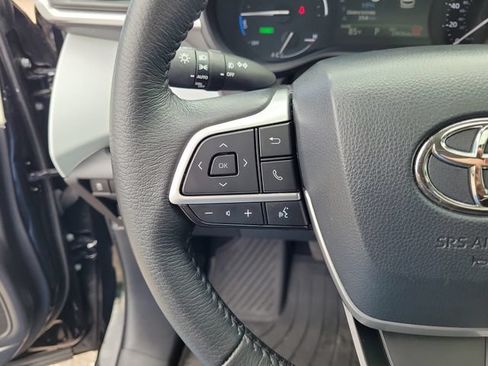 Used 2025 Toyota Sienna XLE FWD image 26