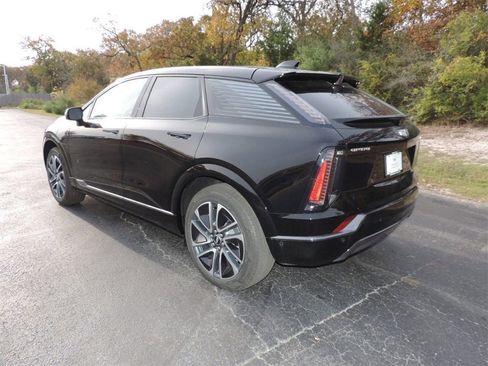 New 2026 Cadillac Optiq Sport 1 image 7