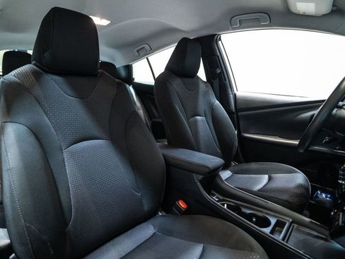 Used 2020 Toyota Prius LE image 13