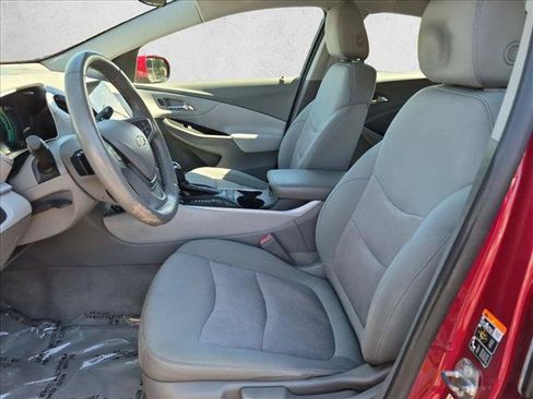 Used 2018 Chevrolet Volt LT w/ Comfort Package FWD image 15