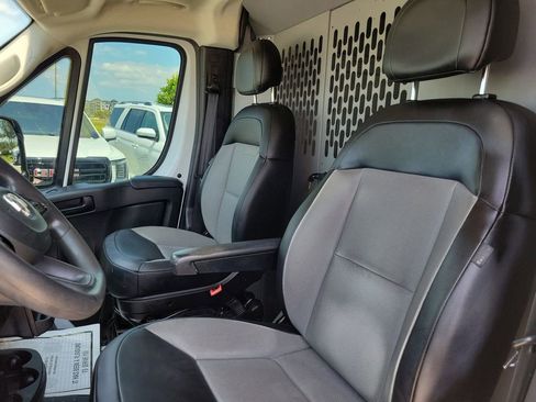 Used 2023 RAM ProMaster 2500 FWD image 14