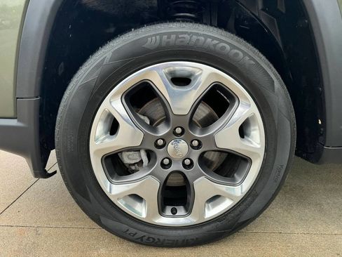 Used 2020 Jeep Compass Limited AWD/4WD image 21