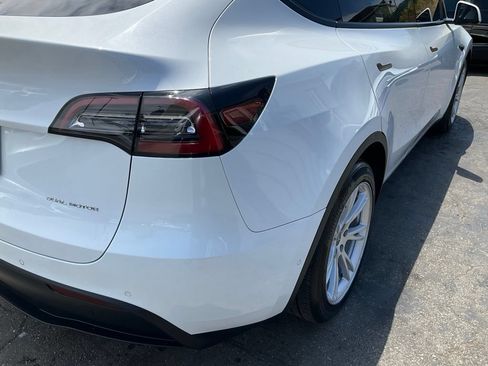 Used 2021 Tesla Model Y Long Range AWD/4WD image 91