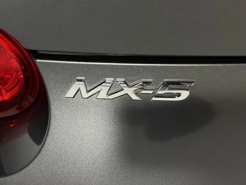 Used 2016 MAZDA MX-5 Miata Club RWD image 12