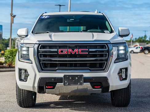 Used 2022 GMC Yukon XL AT4 image 2