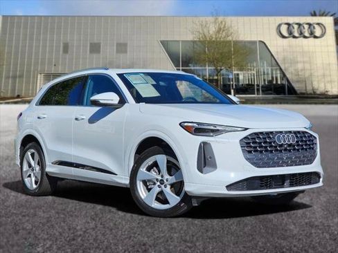 Used 2025 Audi Q5 Premium Plus w/ Premium Plus AWD/4WD image 1