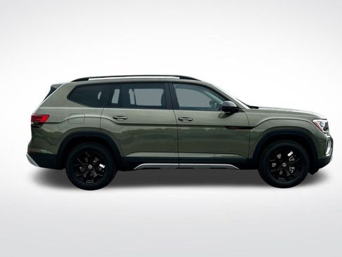 Used 2025 Volkswagen Atlas Peak Edition SE image 7