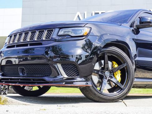Used 2018 Jeep Grand Cherokee Trackhawk w/ Trailer Tow Group IV AWD/4WD image 2