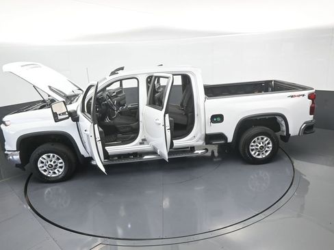 Used 2024 Chevrolet Silverado 2500 LT w/ Convenience Package image 70