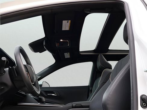 Used 2023 Toyota Crown Platinum image 40