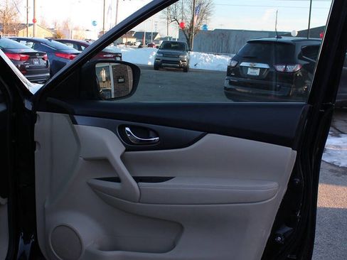 Used 2015 Nissan Rogue SV image 20