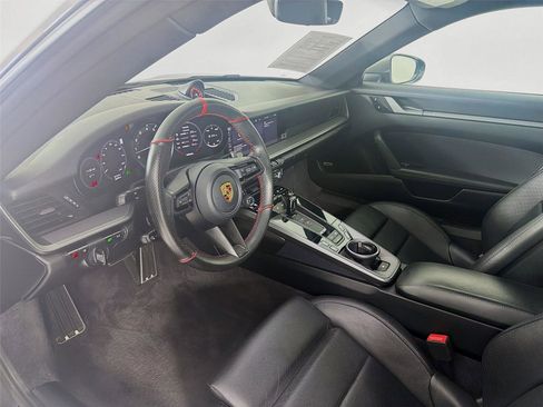 Certified 2020 Porsche 911 Carrera image 4