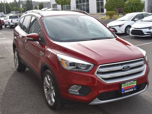 Used 2019 Ford Escape Titanium AWD/4WD image 3