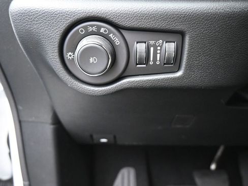 New 2026 Chrysler Pacifica Select image 33