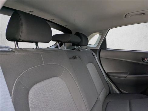 Used 2023 Hyundai Kona SEL w/ Winter Weather Package image 18