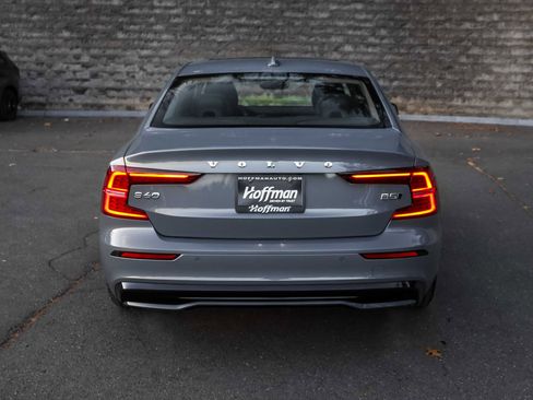 Used 2023 Volvo S60 B5 Plus w/ Climate Package image 8