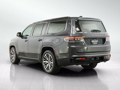 Used 2022 Jeep Grand Wagoneer Series III w/ Rear-Seat Entertainment Group AWD/4WD image 3