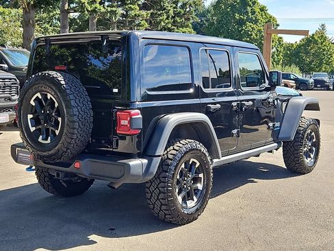 Used 2024 Jeep Wrangler Unlimited Rubicon 4xe w/ Technology Group AWD/4WD image 7