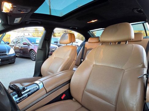 Used 2015 BMW 750i xDrive image 28
