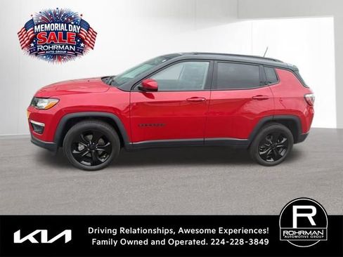 Used 2019 Jeep Compass Latitude FWD image 1