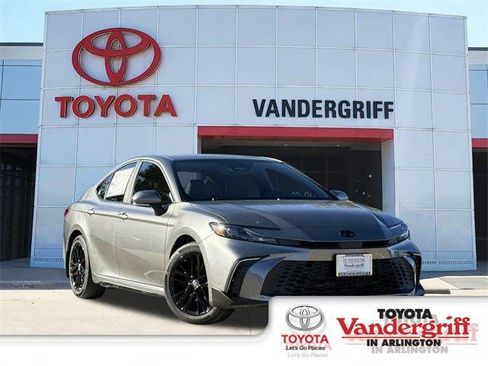 New 2026 Toyota Camry SE image 1