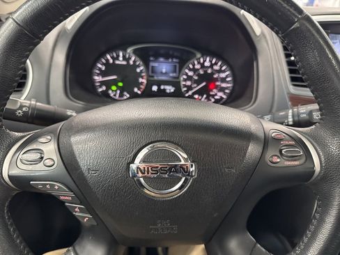Used 2015 Nissan Pathfinder Platinum w/ Family Entertainment Package image 24