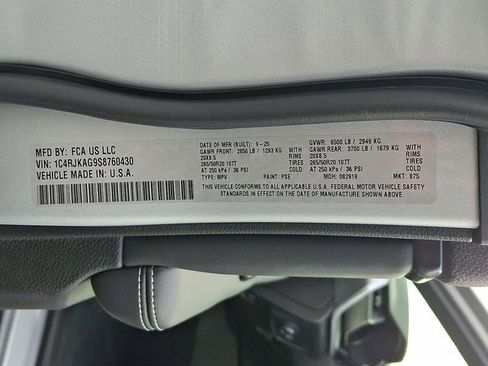 New 2025 Jeep Grand Cherokee L Altitude image 23