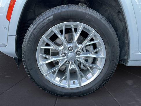 Used 2021 Jeep Grand Cherokee L Summit w/ Advanced Protech Group IV AWD/4WD image 14