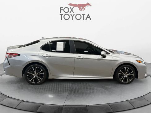 Used 2019 Toyota Camry SE FWD image 7