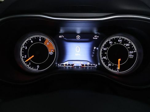Used 2019 Jeep Cherokee Trailhawk w/ Cold Weather Group AWD/4WD image 17
