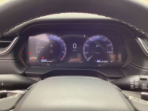 Used 2024 Jeep Grand Cherokee L Limited w/ Luxury Tech Group II image 14