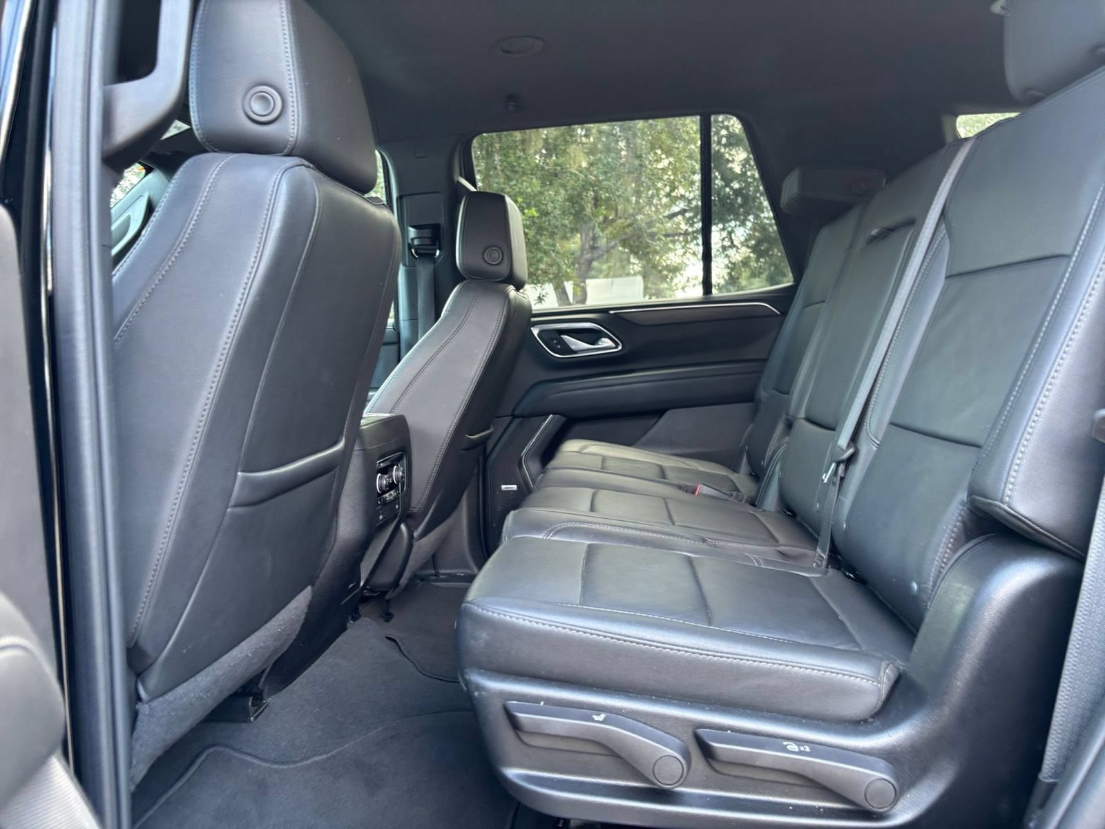 Used 2024 Chevrolet Tahoe LT w/ Luxury Package AWD/4WD image 28