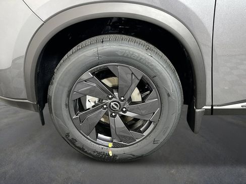 New 2026 Nissan Rogue SV image 9