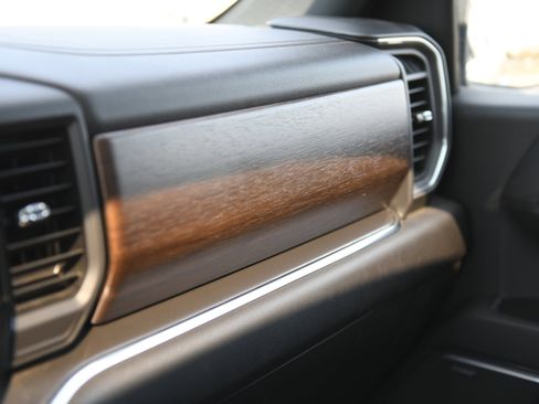 Used 2024 Chevrolet Silverado 1500 High Country w/ Technology Package image 20