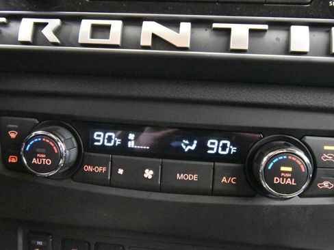 Used 2025 Nissan Frontier SV w/ SV Convenience Package RWD image 20