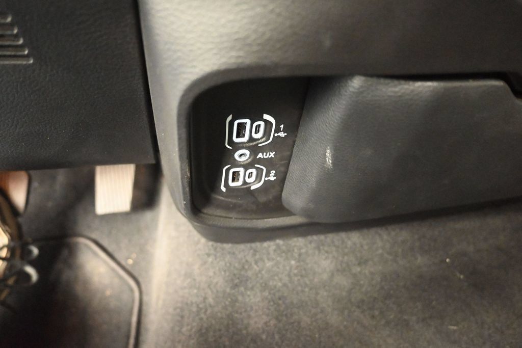 Used 2026 RAM 1500 Express RWD image 30