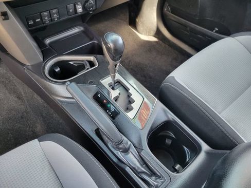 Used 2018 Toyota RAV4 Adventure AWD/4WD image 17