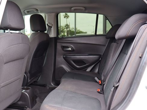 Used 2018 Chevrolet Trax LS w/ LPO, Cargo Package FWD image 30