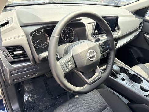Used 2026 Nissan Rogue SV AWD/4WD image 16