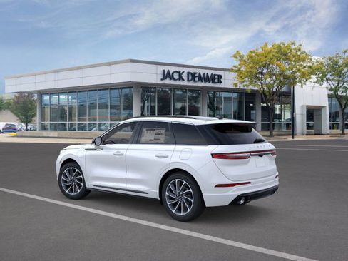 Used 2026 Lincoln Corsair Grand Touring image 4