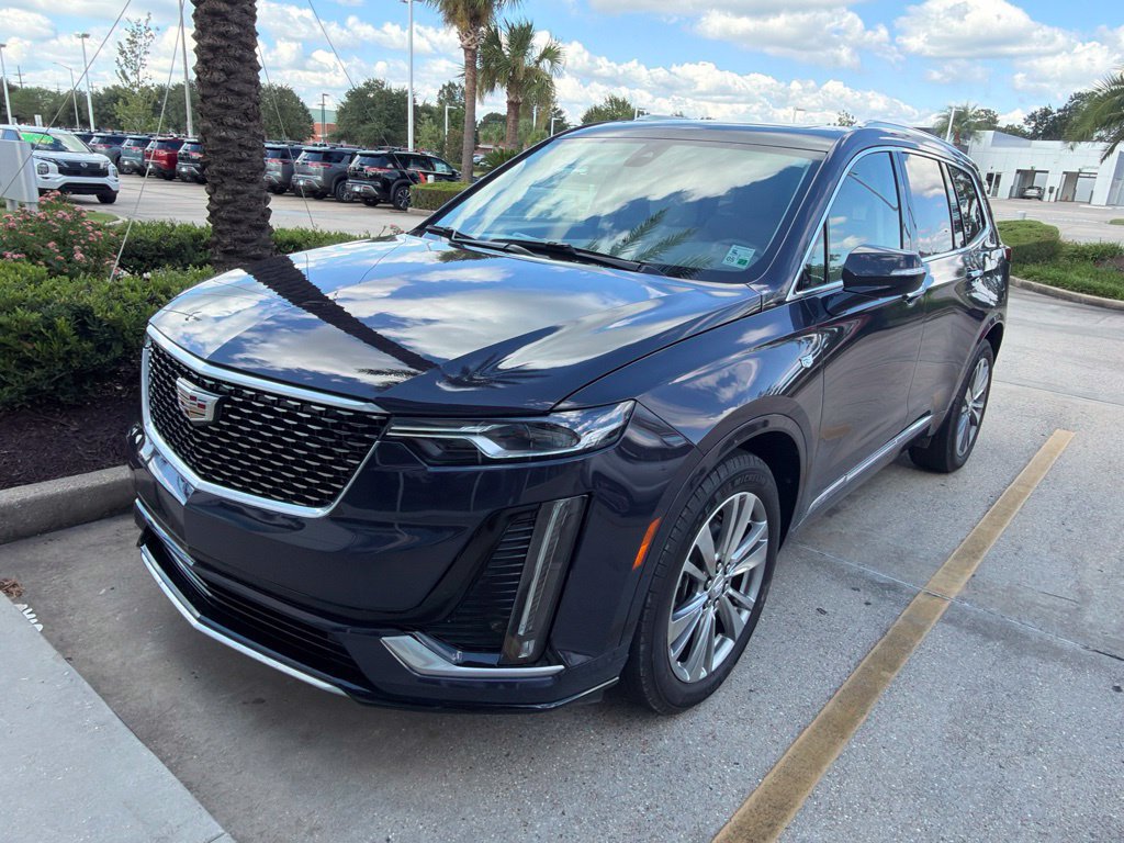 Used 2025 Cadillac XT6 Premium Luxury w/ LPO, Floor Liner Package FWD image 1
